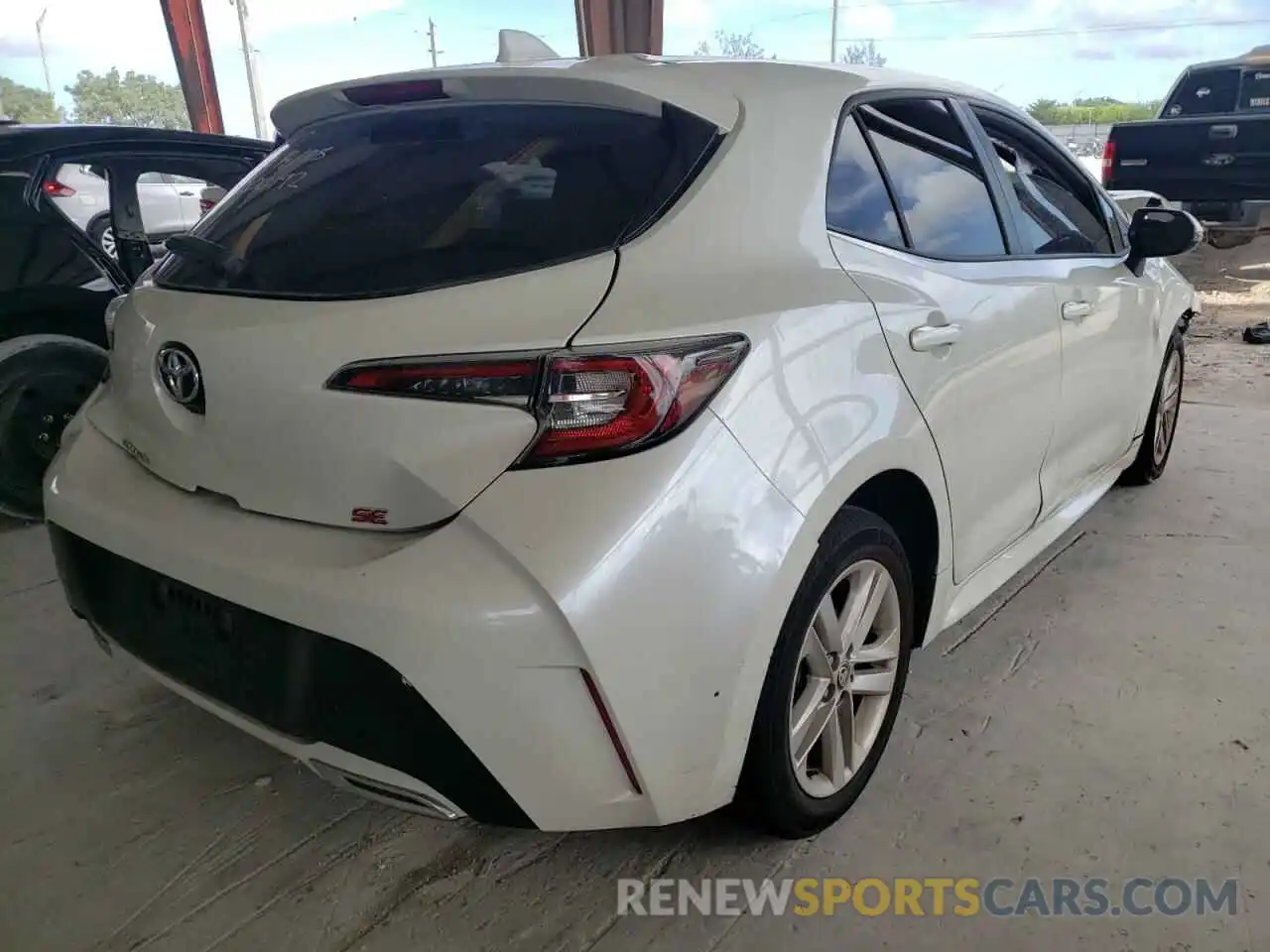 4 Photograph of a damaged car JTNK4RBE3K3024347 TOYOTA COROLLA 2019