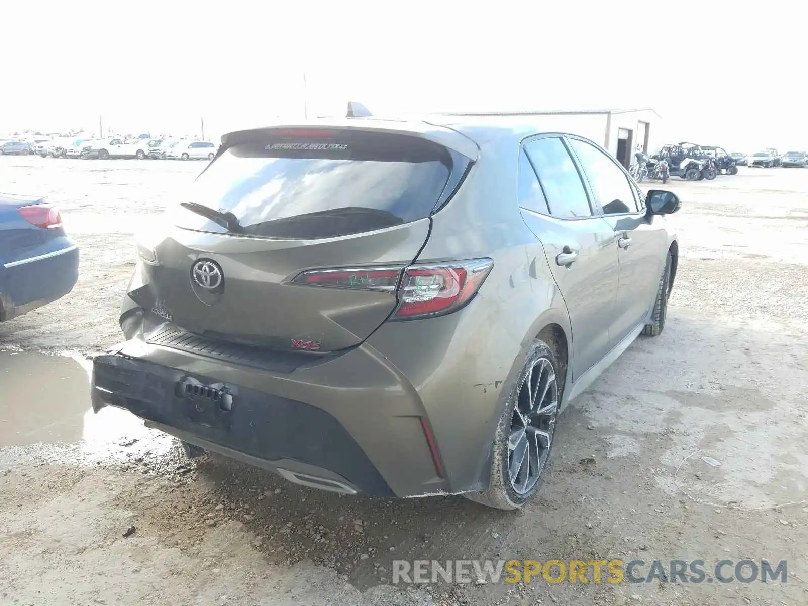 4 Photograph of a damaged car JTNK4RBE3K3033291 TOYOTA COROLLA 2019