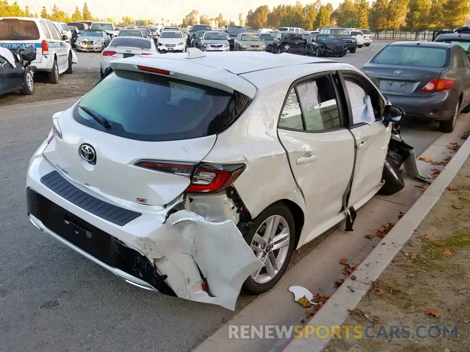 4 Photograph of a damaged car JTNK4RBE4K3018251 TOYOTA COROLLA 2019