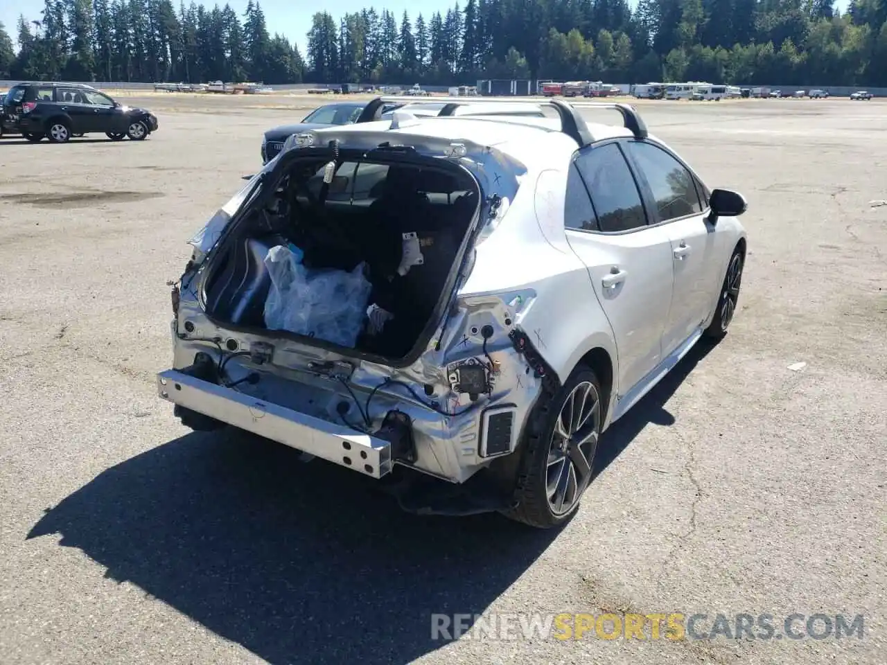 4 Photograph of a damaged car JTNK4RBE5K3039867 TOYOTA COROLLA 2019