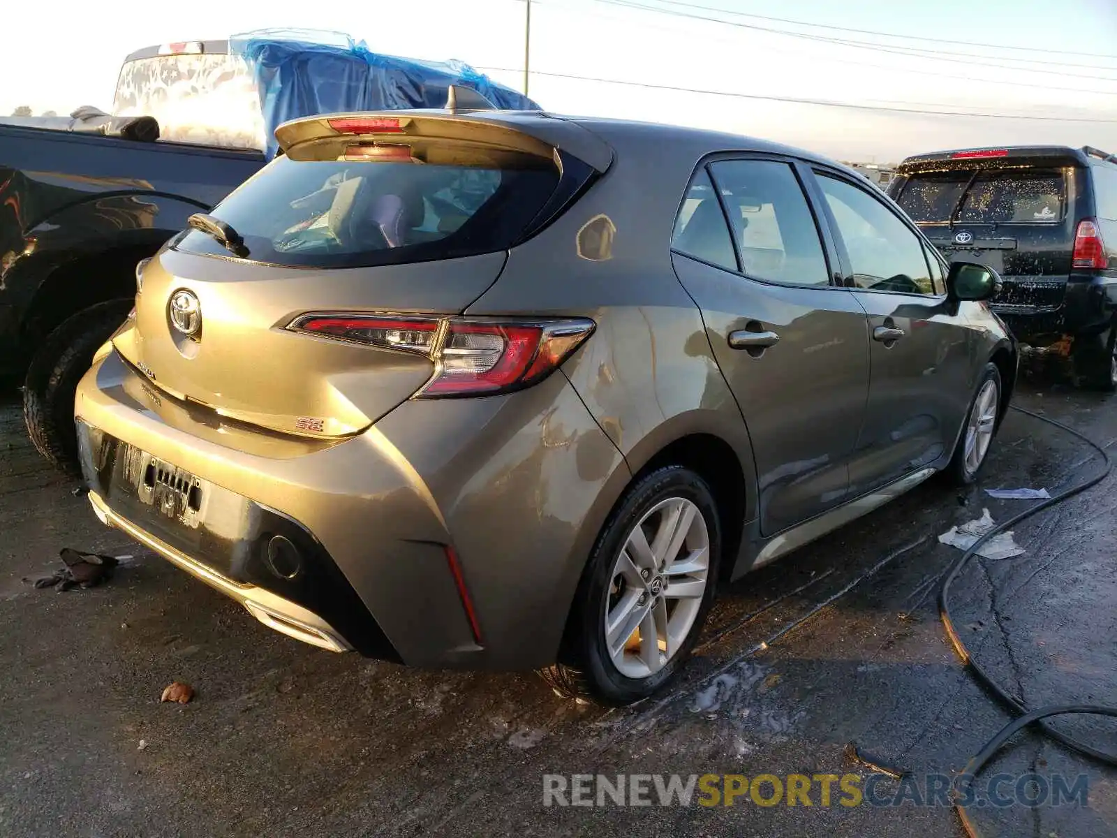 4 Photograph of a damaged car JTNK4RBE5K3045202 TOYOTA COROLLA 2019