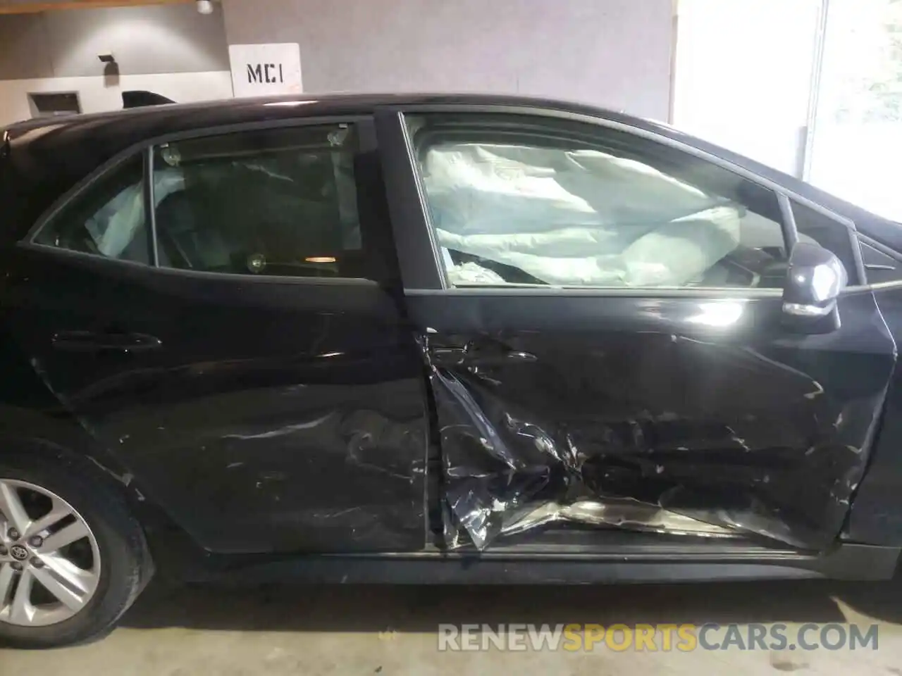 9 Photograph of a damaged car JTNK4RBE6K3012578 TOYOTA COROLLA 2019