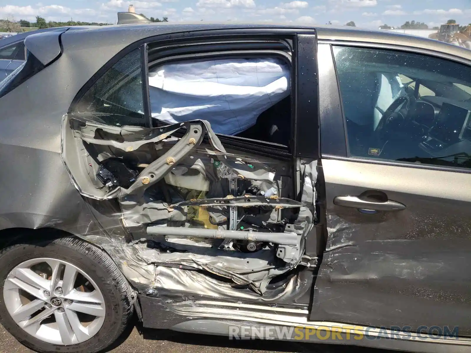 9 Photograph of a damaged car JTNK4RBE6K3058010 TOYOTA COROLLA 2019