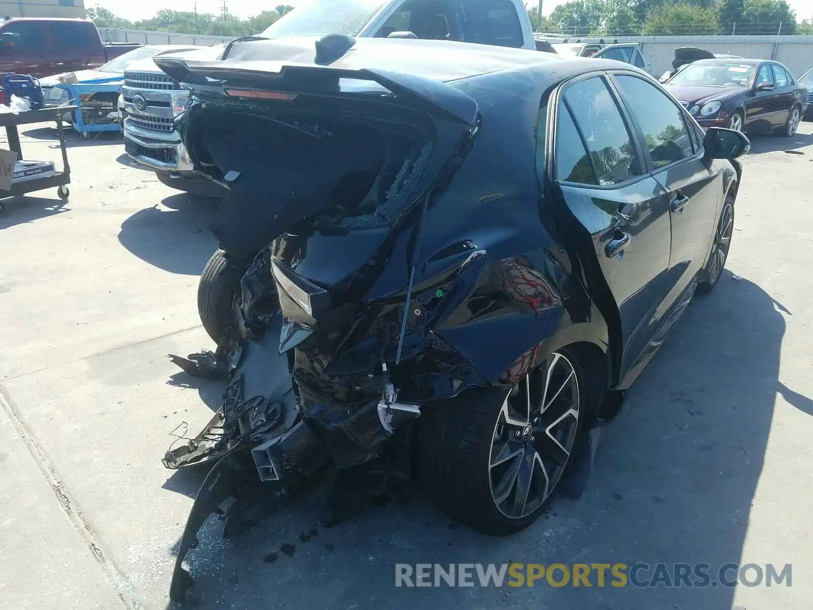 4 Photograph of a damaged car JTNK4RBE7K3070294 TOYOTA COROLLA 2019