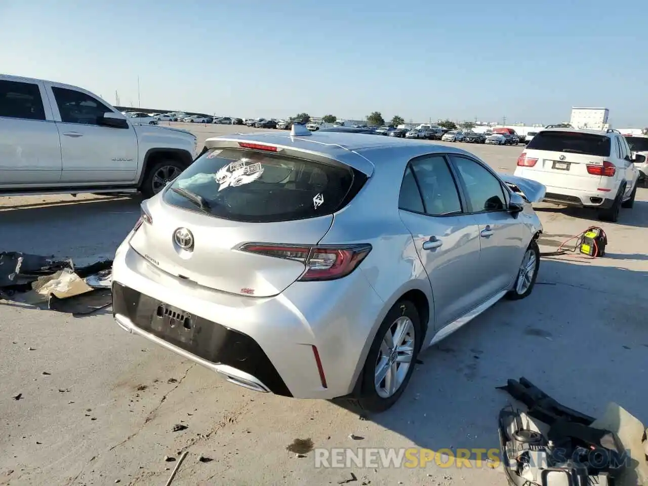 4 Photograph of a damaged car JTNK4RBE8K3043458 TOYOTA COROLLA 2019