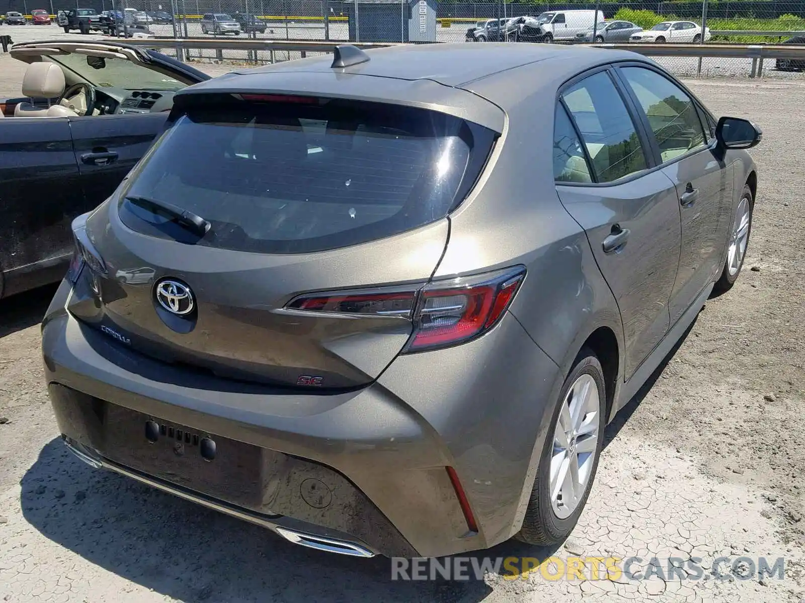 4 Photograph of a damaged car JTNK4RBE8K3048269 TOYOTA COROLLA 2019