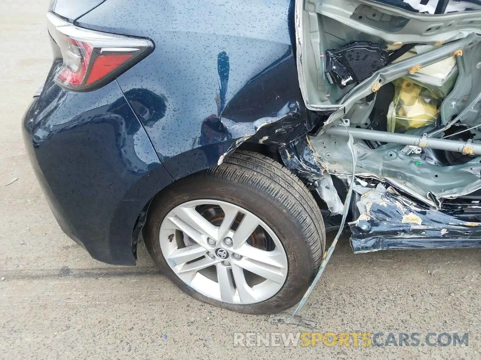 9 Photograph of a damaged car JTNK4RBE9K3038057 TOYOTA COROLLA 2019