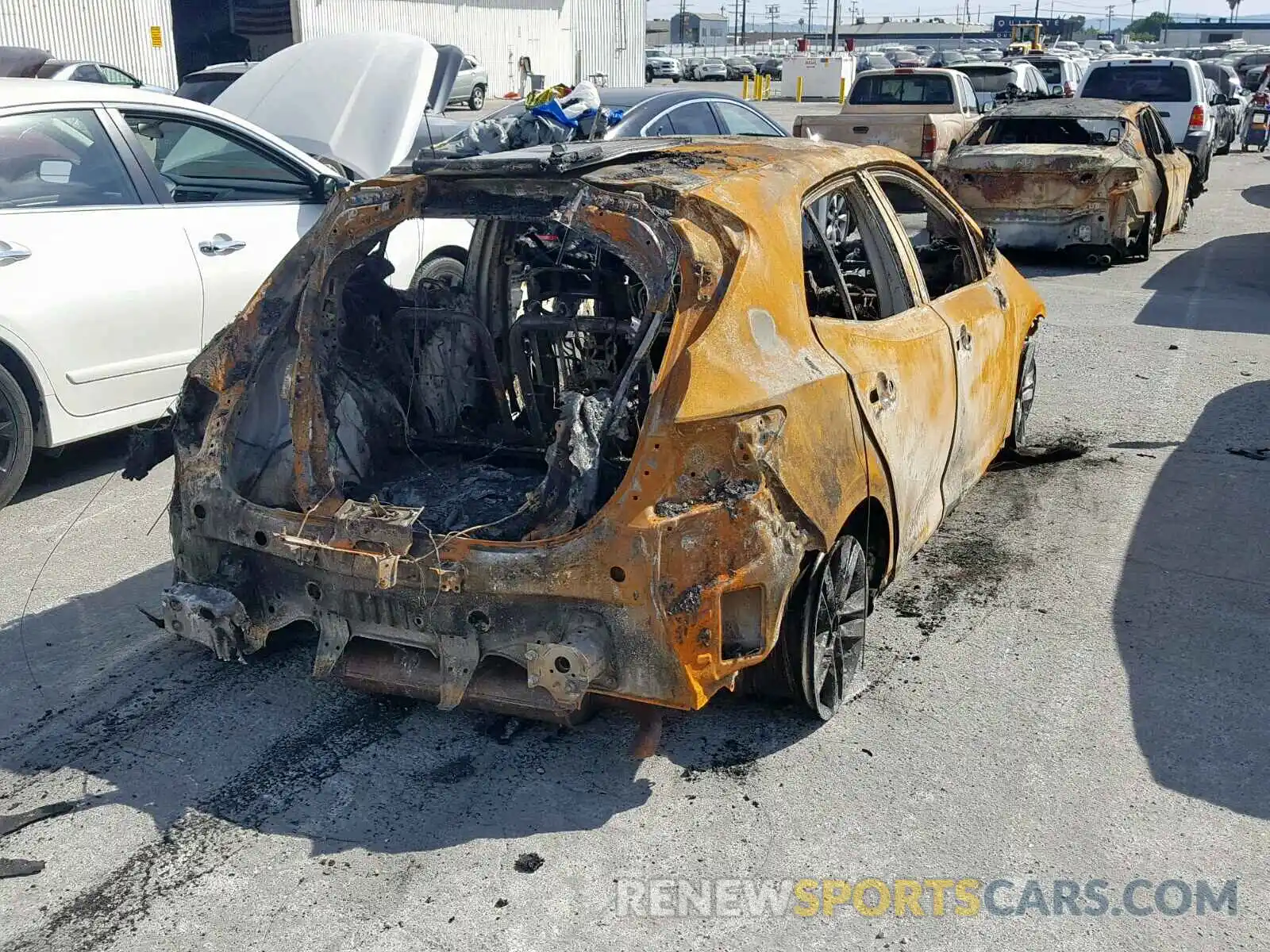 4 Photograph of a damaged car JTNK4RBE9K3042741 TOYOTA COROLLA 2019