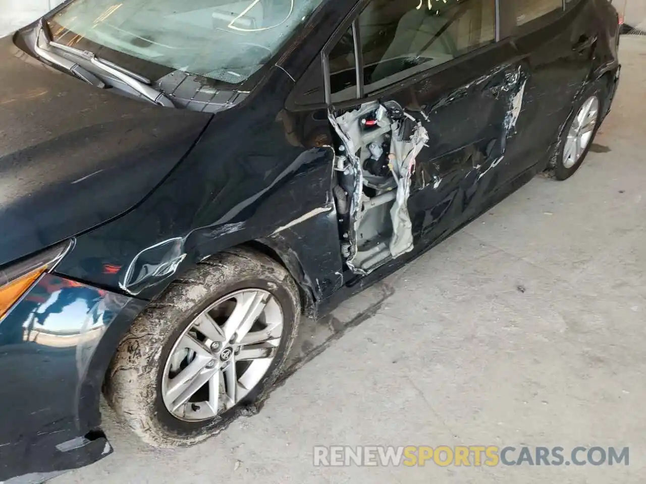 9 Photograph of a damaged car JTNK4RBEXK3025351 TOYOTA COROLLA 2019