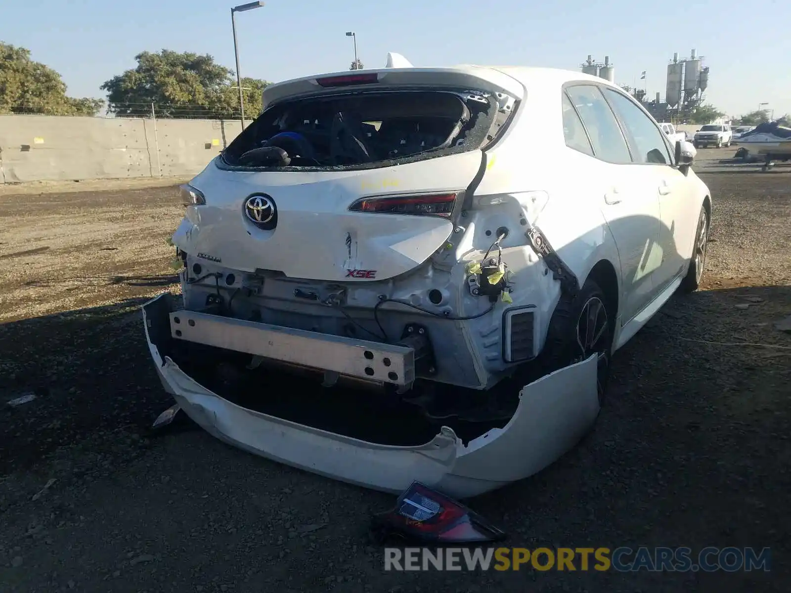 4 Photograph of a damaged car JTNK4RBEXK3051870 TOYOTA COROLLA 2019