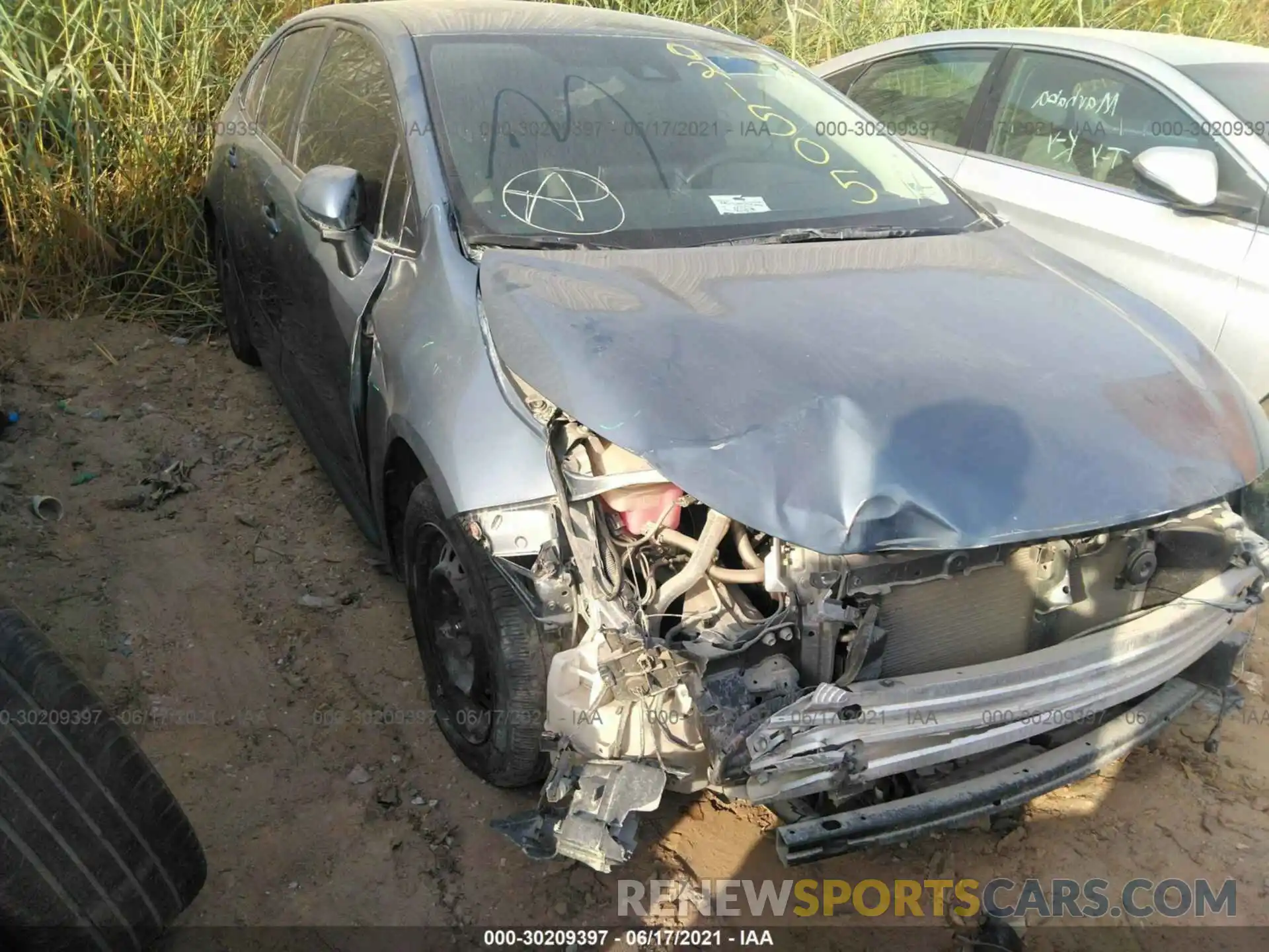 1 Photograph of a damaged car 00000000000021505 TOYOTA COROLLA 2020