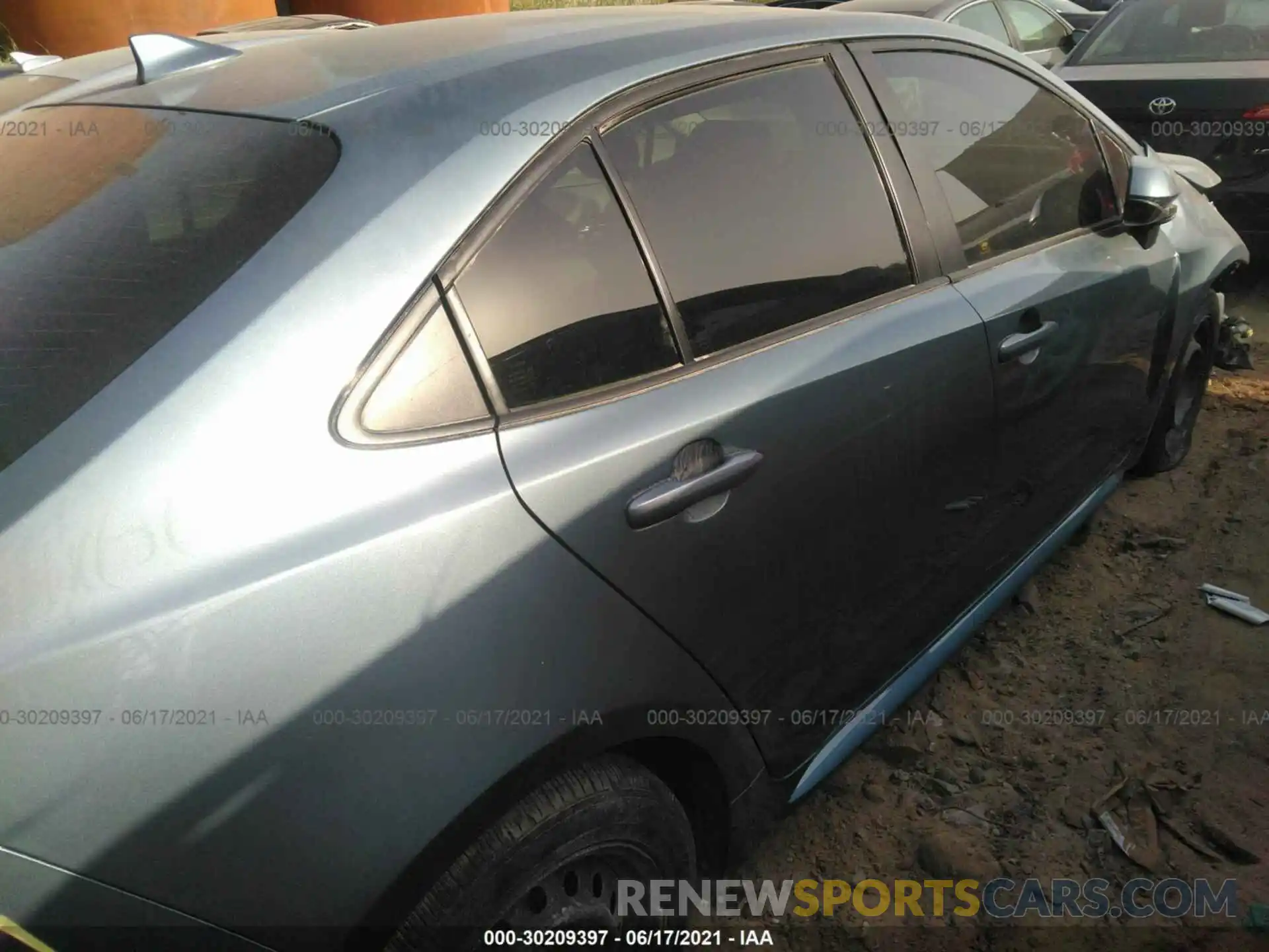 4 Photograph of a damaged car 00000000000021505 TOYOTA COROLLA 2020