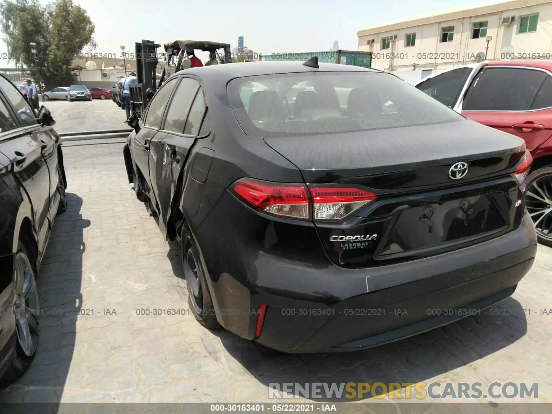 3 Photograph of a damaged car 00000000000057098 TOYOTA COROLLA 2020