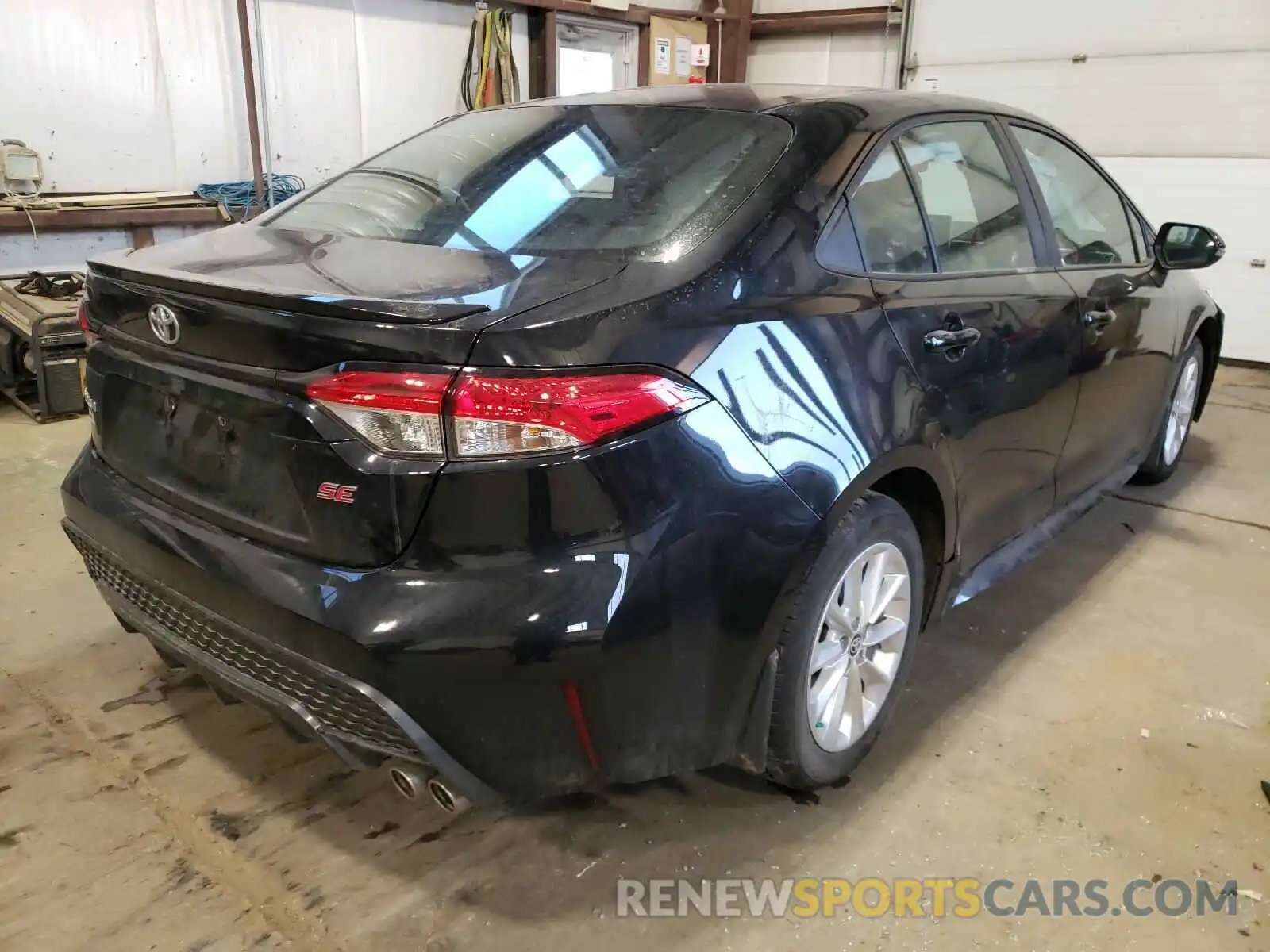 4 Photograph of a damaged car 5YFB4RBE0LP002187 TOYOTA COROLLA 2020