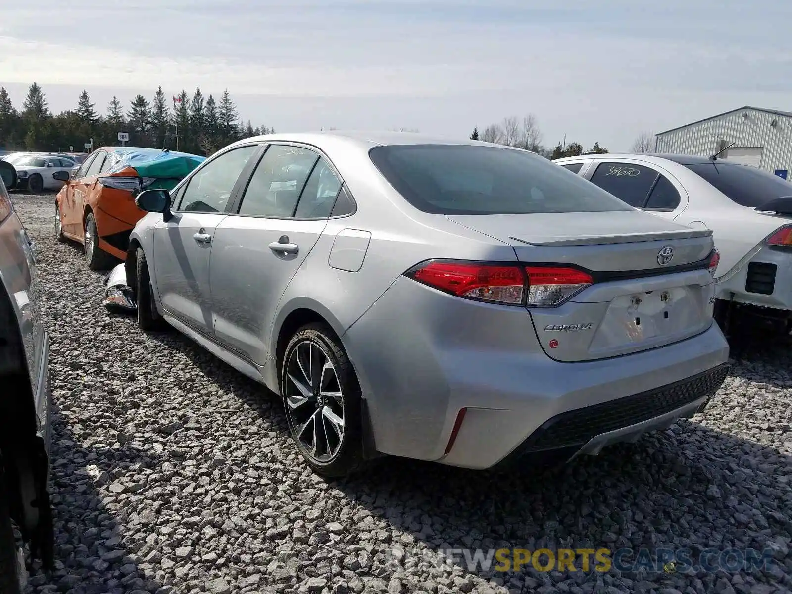 3 Photograph of a damaged car 5YFB4RBE0LP003114 TOYOTA COROLLA 2020