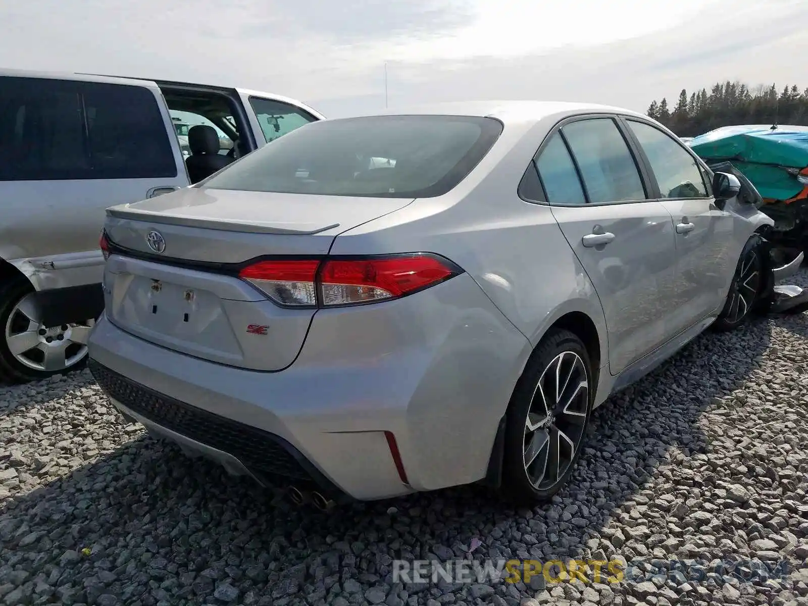 4 Photograph of a damaged car 5YFB4RBE0LP003114 TOYOTA COROLLA 2020