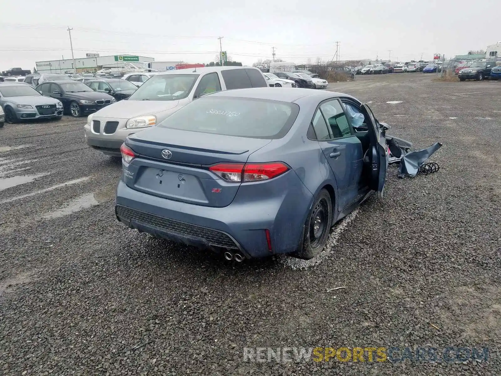 4 Photograph of a damaged car 5YFB4RBE1LP002845 TOYOTA COROLLA 2020