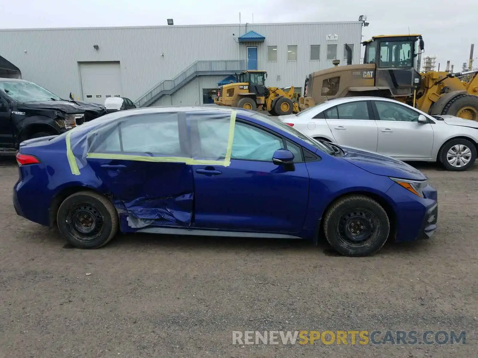 9 Photograph of a damaged car 5YFB4RBE3LP009358 TOYOTA COROLLA 2020