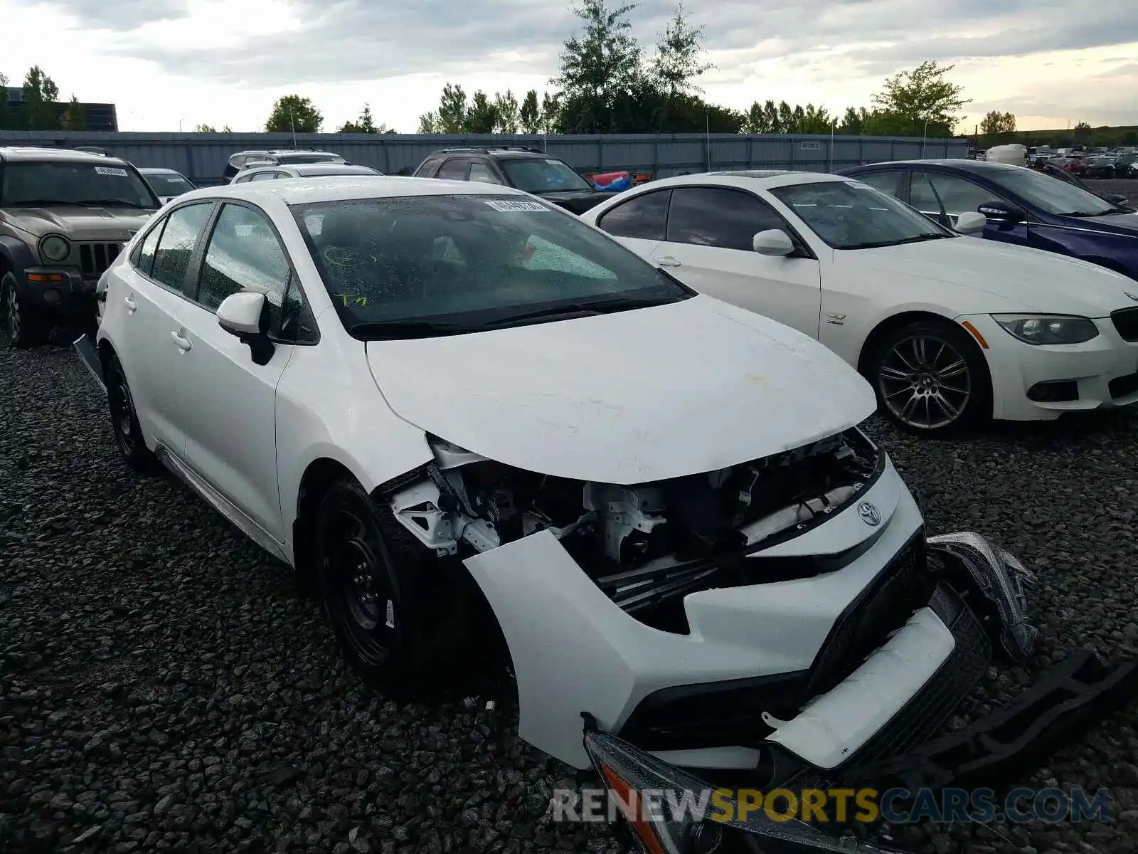 1 Photograph of a damaged car 5YFB4RBE4LP003553 TOYOTA COROLLA 2020