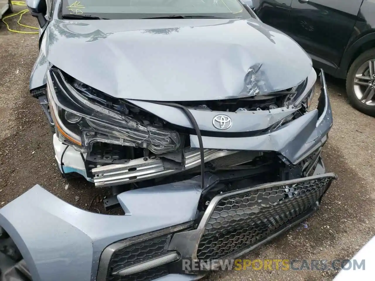 9 Photograph of a damaged car 5YFB4RBE4LP053742 TOYOTA COROLLA 2020