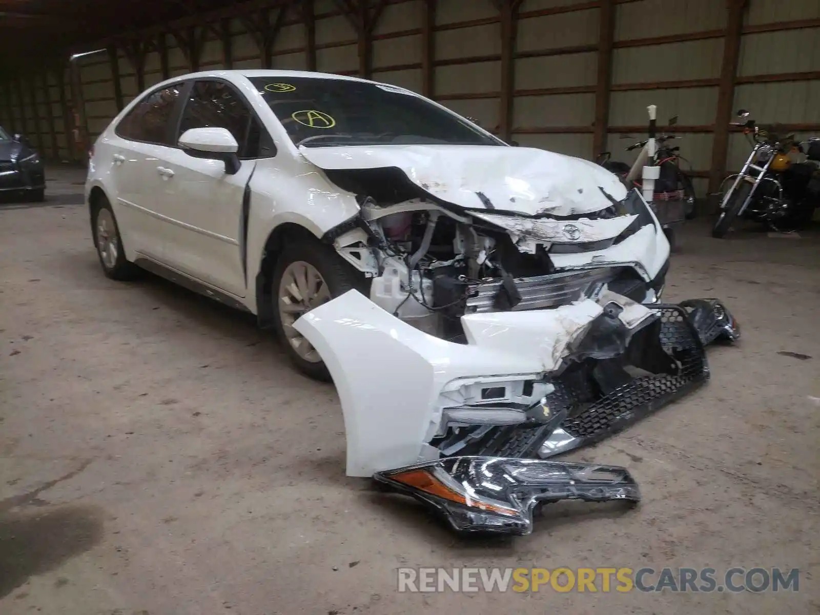 1 Photograph of a damaged car 5YFB4RBE4LP056141 TOYOTA COROLLA 2020