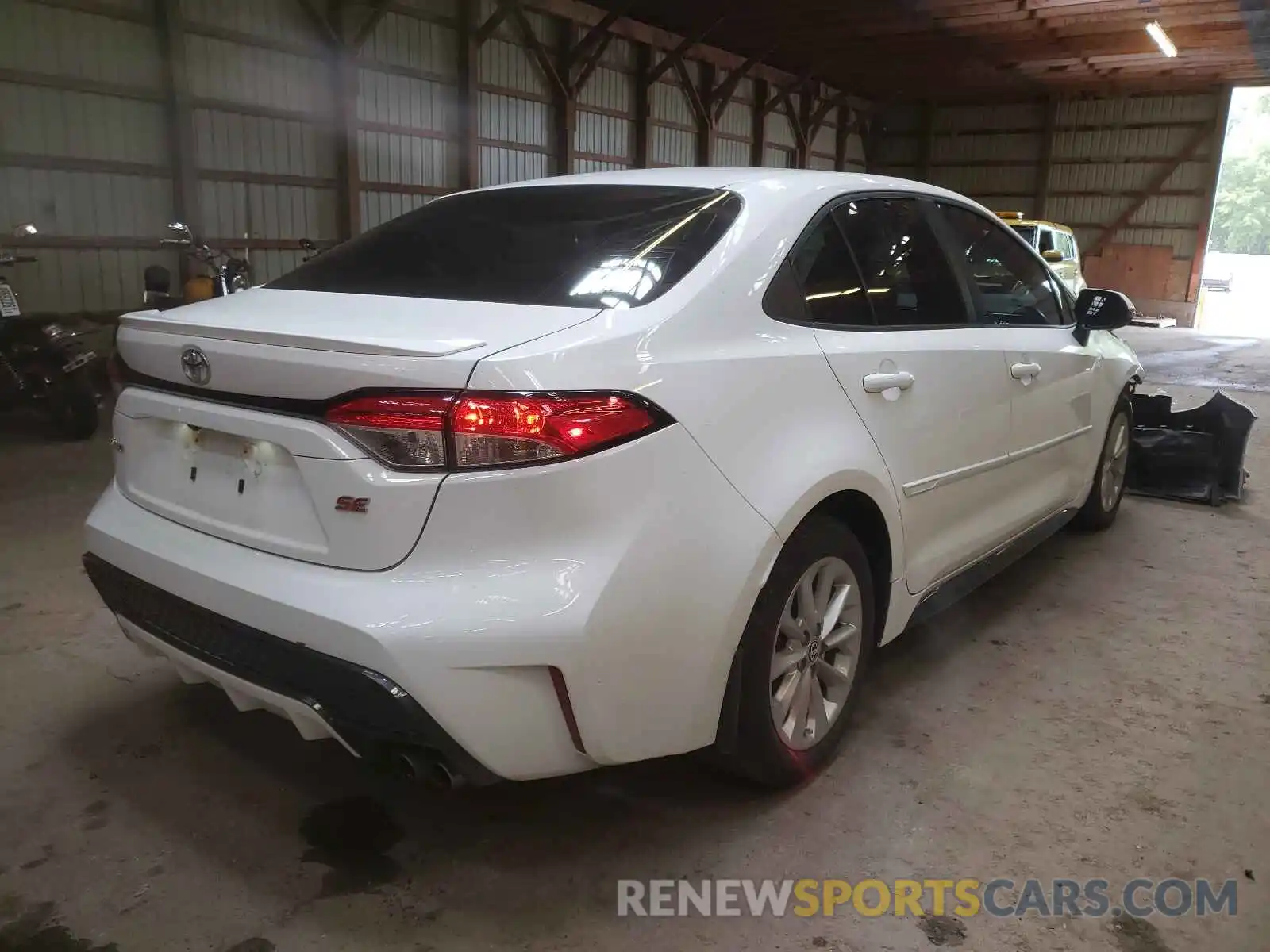 4 Photograph of a damaged car 5YFB4RBE4LP056141 TOYOTA COROLLA 2020