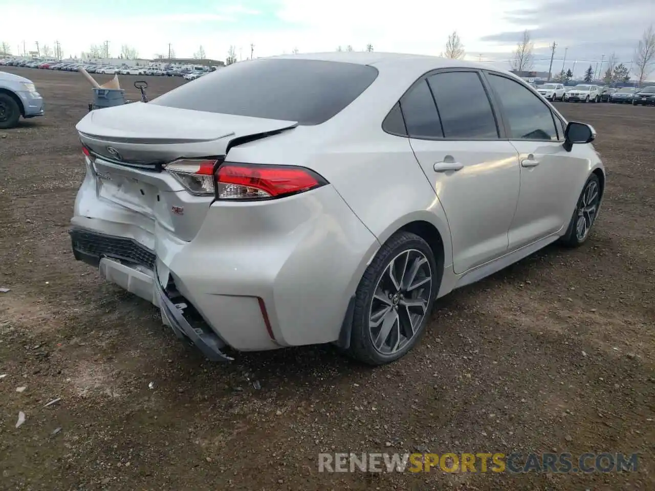 4 Photograph of a damaged car 5YFB4RBE7LP010870 TOYOTA COROLLA 2020