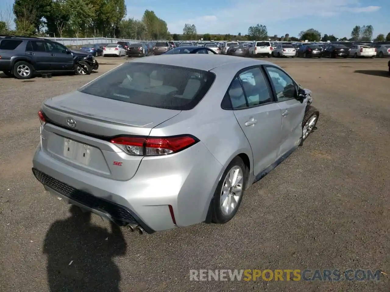 4 Photograph of a damaged car 5YFB4RBE8LP003832 TOYOTA COROLLA 2020