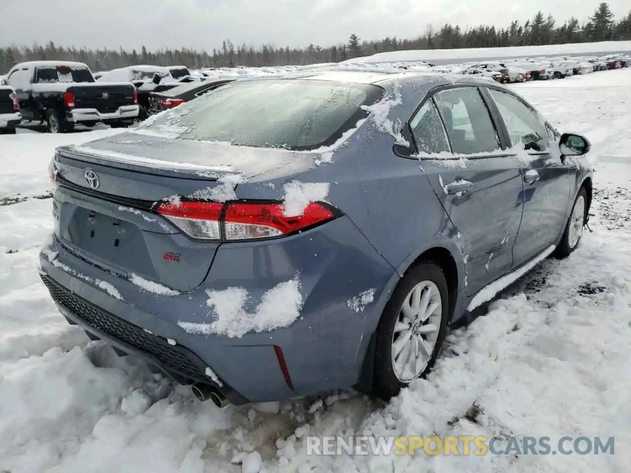 4 Photograph of a damaged car 5YFB4RBE8LP048561 TOYOTA COROLLA 2020