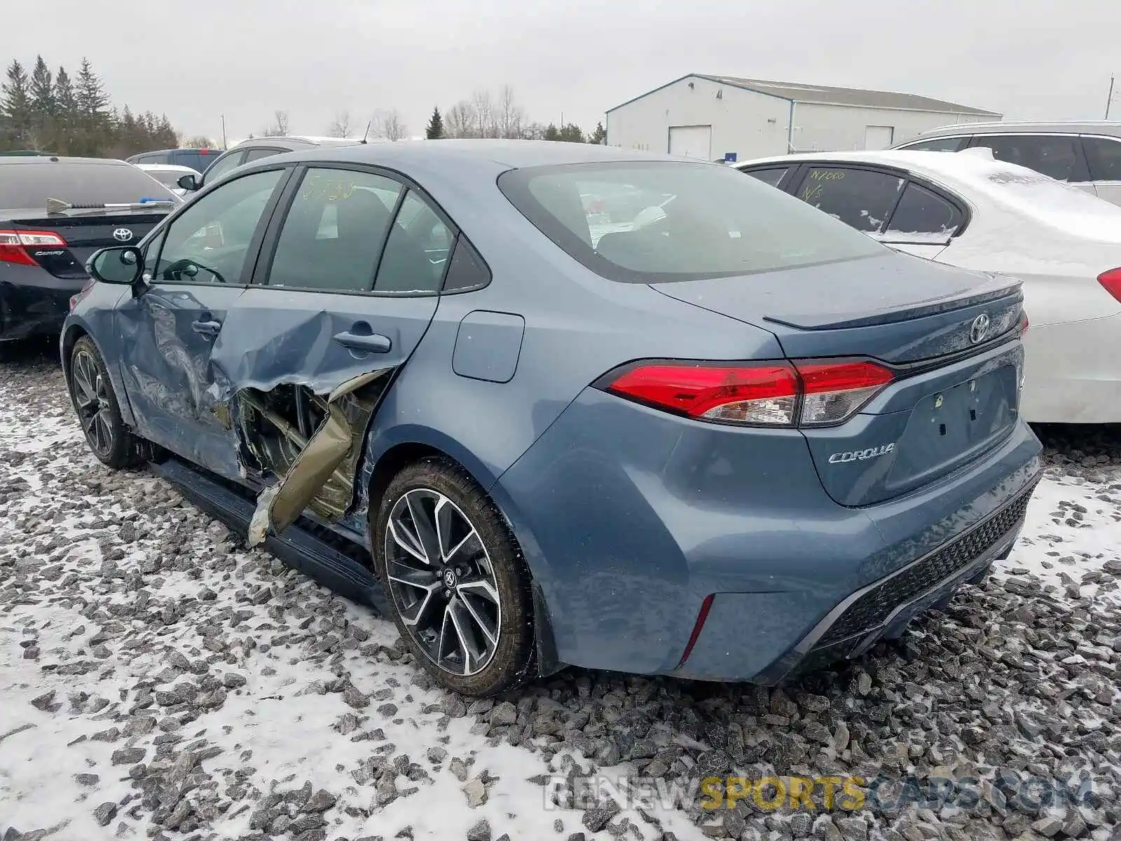 3 Photograph of a damaged car 5YFB4RBE9LP010420 TOYOTA COROLLA 2020