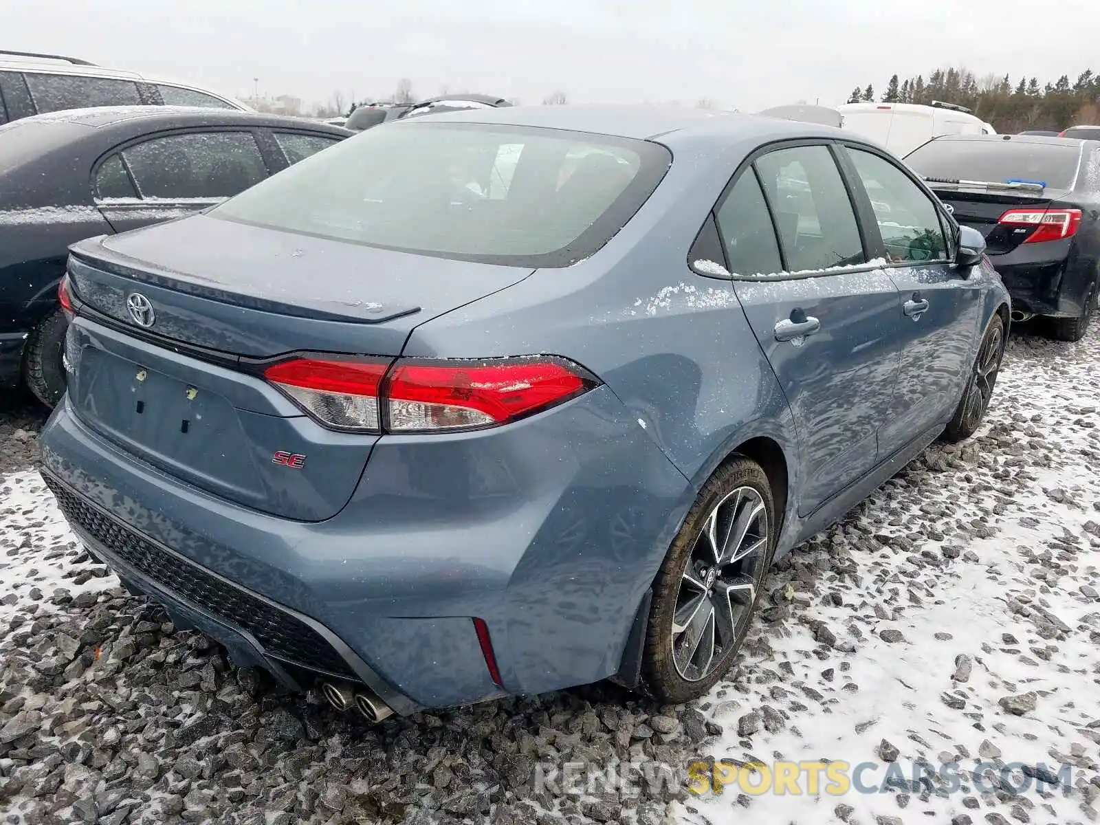 4 Photograph of a damaged car 5YFB4RBE9LP010420 TOYOTA COROLLA 2020