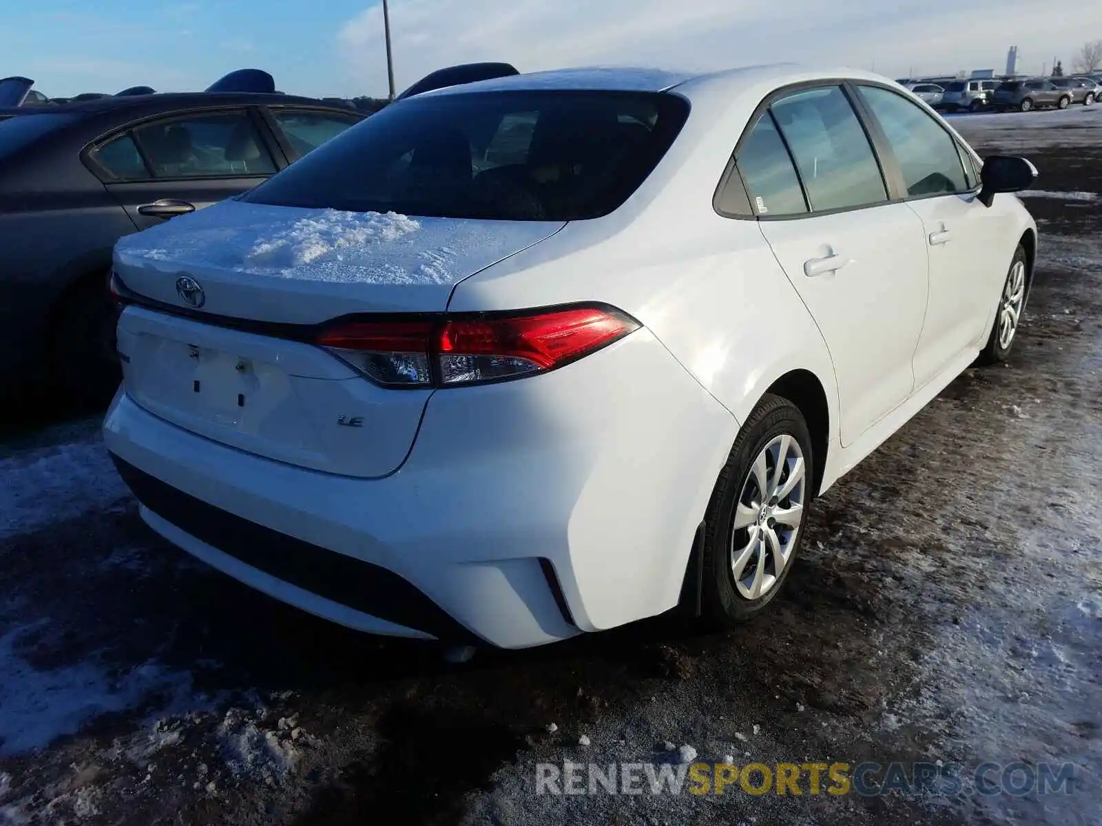 4 Photograph of a damaged car 5YFBPRBE0LP011267 TOYOTA COROLLA 2020