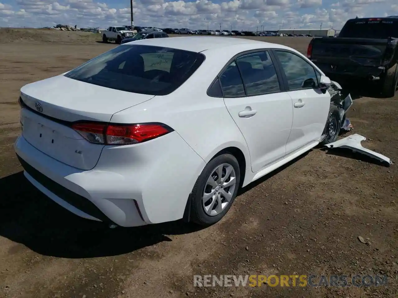 4 Photograph of a damaged car 5YFBPRBE0LP137340 TOYOTA COROLLA 2020