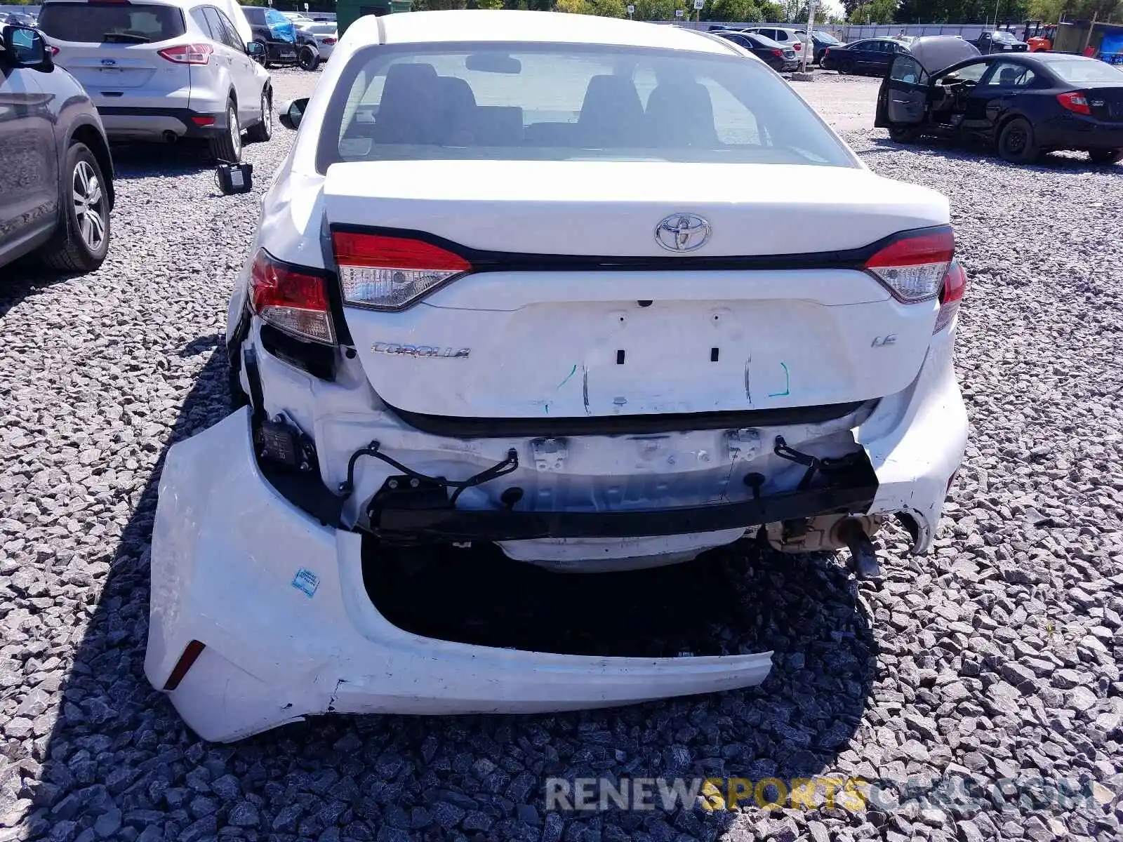 9 Photograph of a damaged car 5YFBPRBE1LP080131 TOYOTA COROLLA 2020