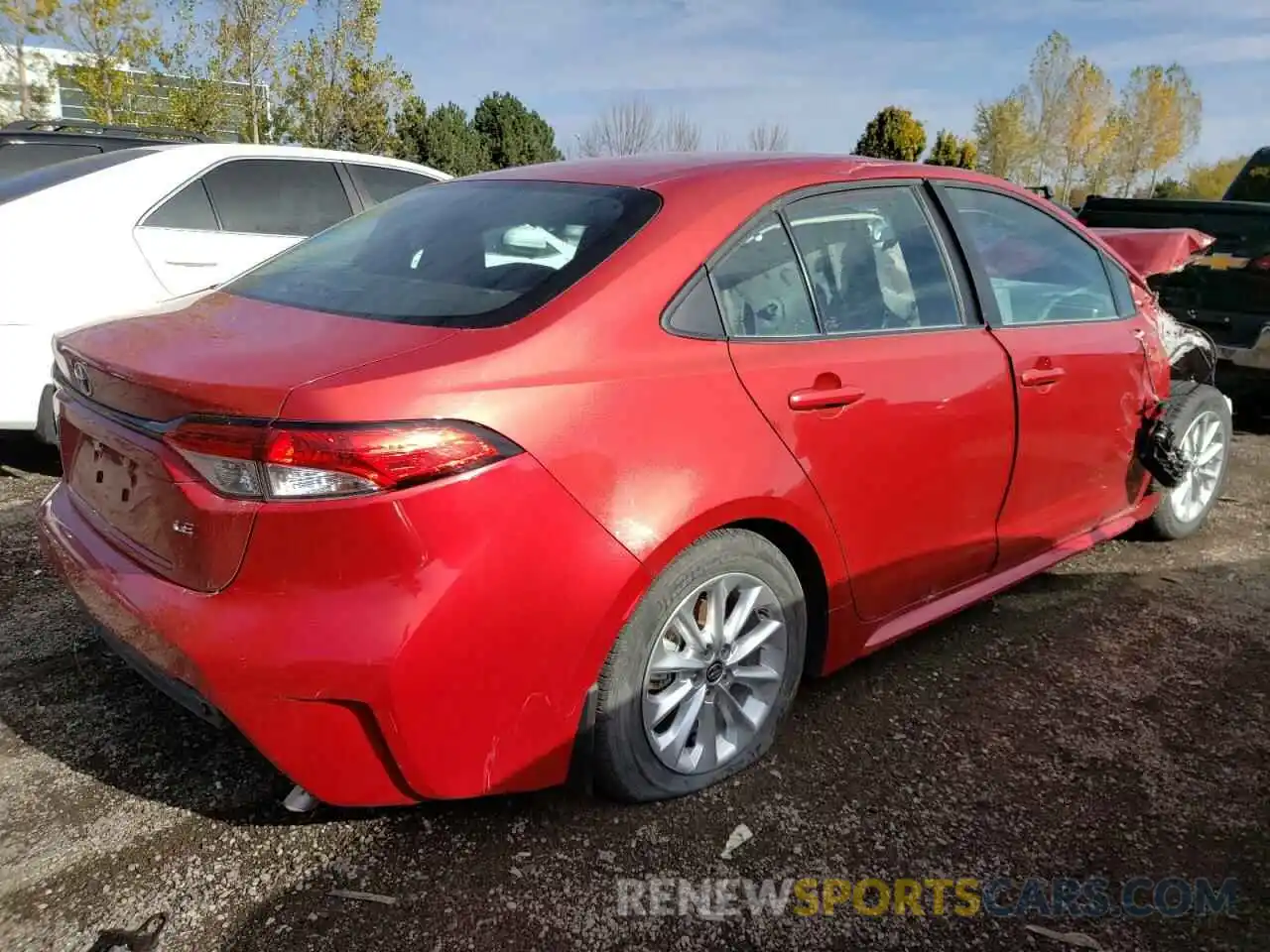 4 Photograph of a damaged car 5YFBPRBE1LP101270 TOYOTA COROLLA 2020