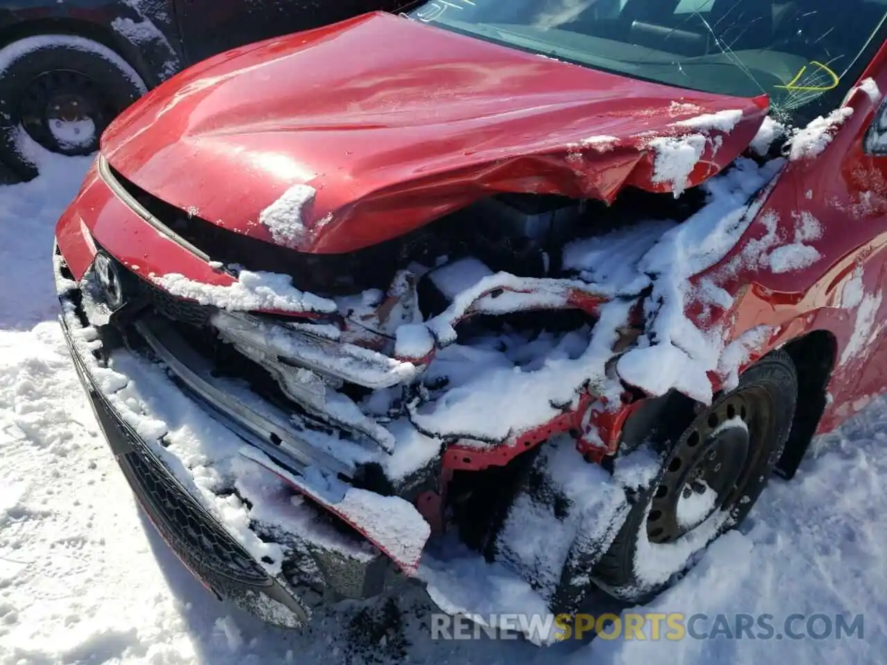 9 Photograph of a damaged car 5YFBPRBE2LP064830 TOYOTA COROLLA 2020