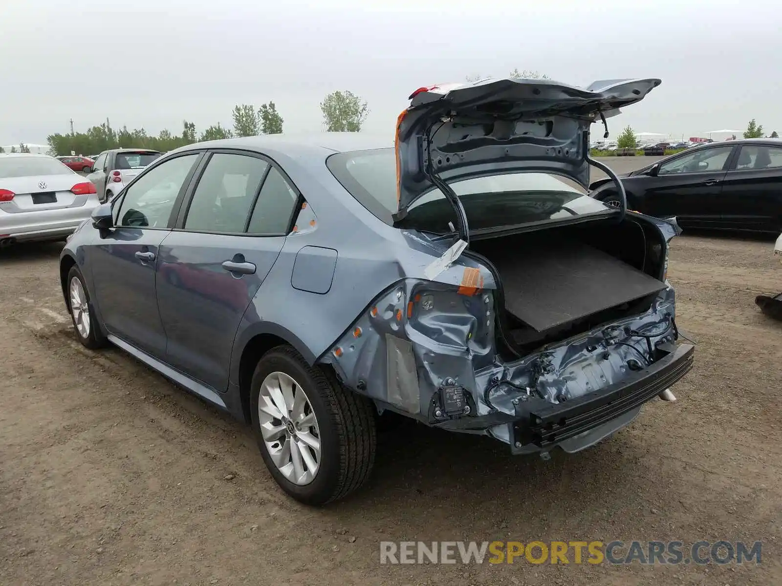 3 Photograph of a damaged car 5YFBPRBE2LP075732 TOYOTA COROLLA 2020