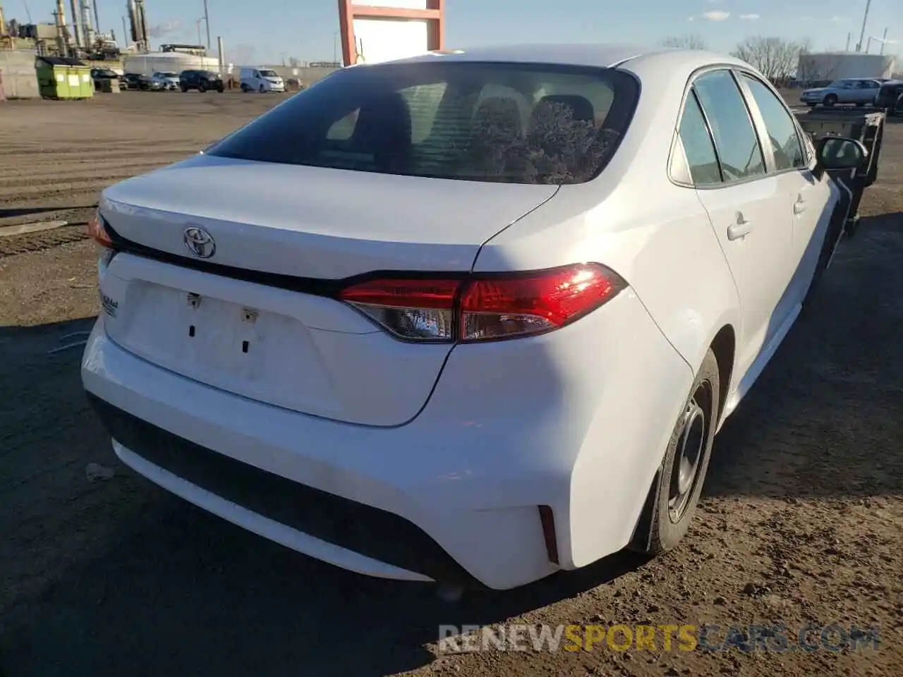 4 Photograph of a damaged car 5YFBPRBE4LP008579 TOYOTA COROLLA 2020