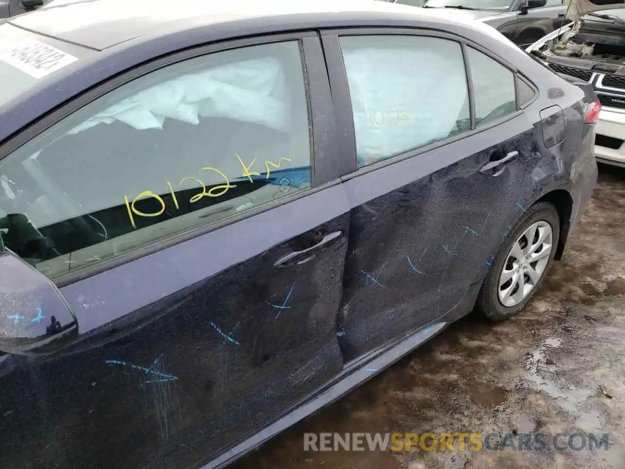 9 Photograph of a damaged car 5YFBPRBE4LP042179 TOYOTA COROLLA 2020