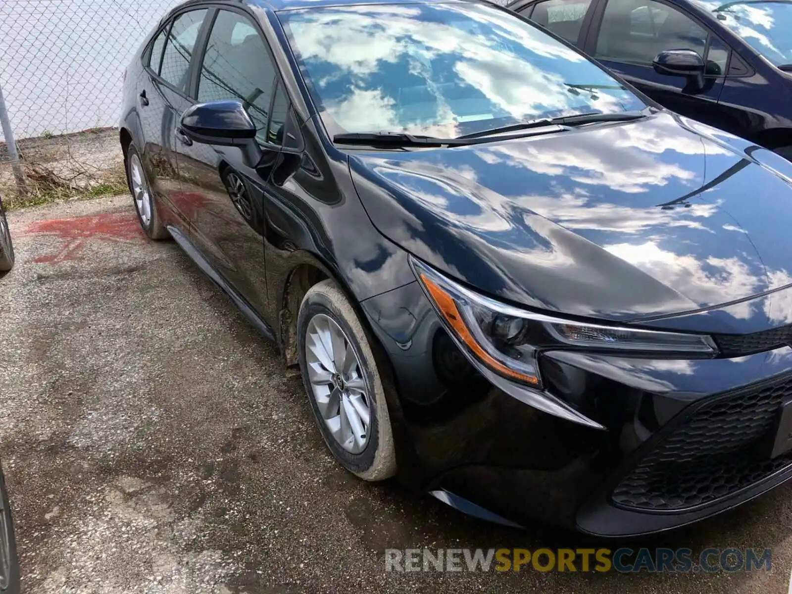 1 Photograph of a damaged car 5YFBPRBE5LP027237 TOYOTA COROLLA 2020