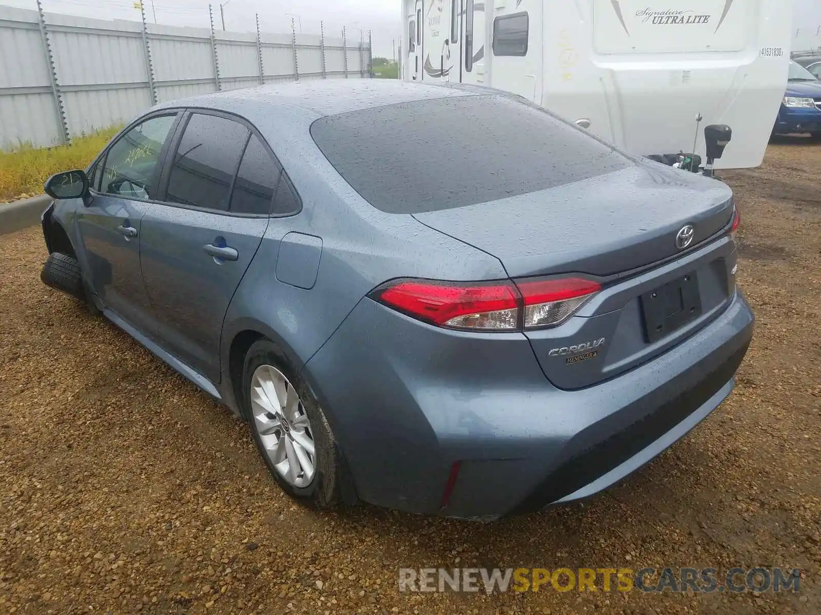 3 Photograph of a damaged car 5YFBPRBE5LP040246 TOYOTA COROLLA 2020