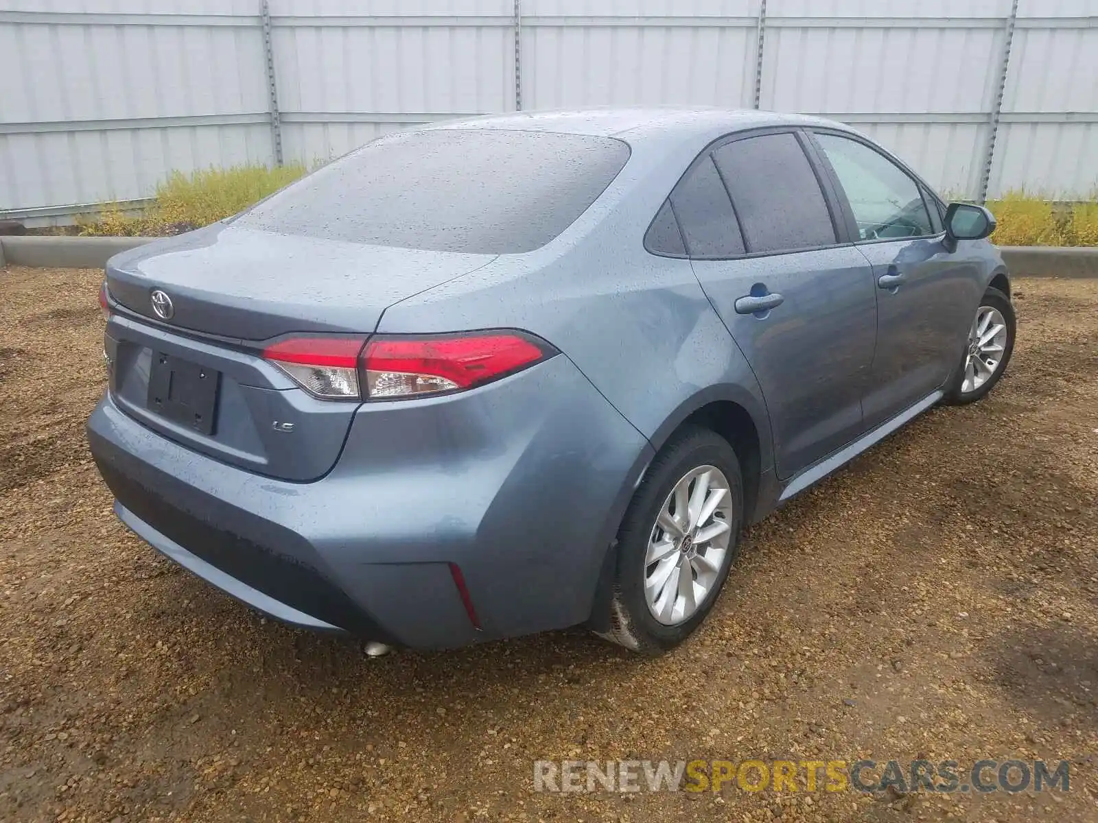 4 Photograph of a damaged car 5YFBPRBE5LP040246 TOYOTA COROLLA 2020