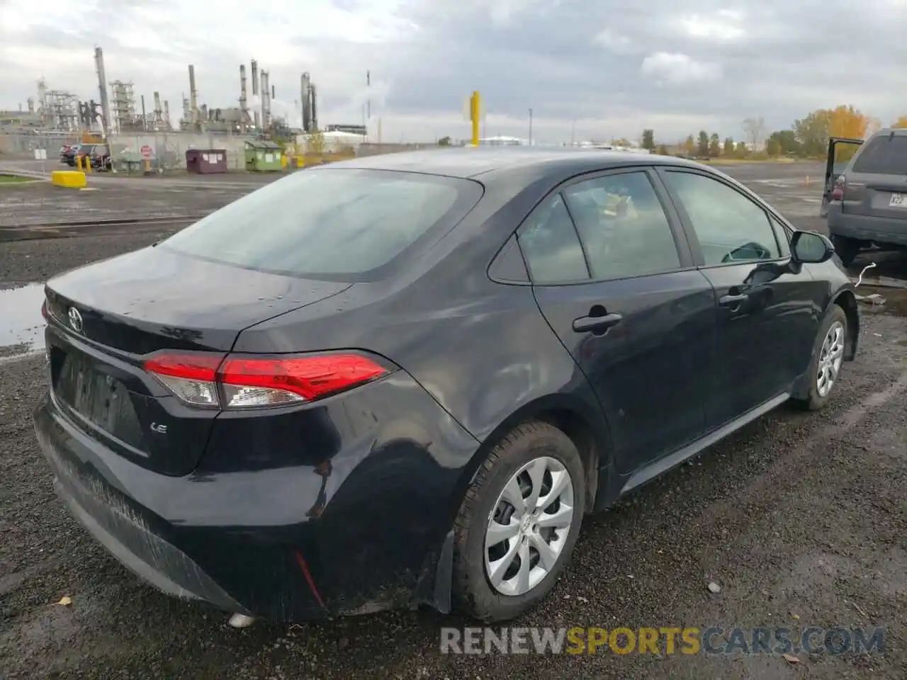 4 Photograph of a damaged car 5YFBPRBE5LP049089 TOYOTA COROLLA 2020