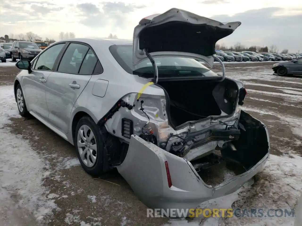 3 Photograph of a damaged car 5YFBPRBE5LP068032 TOYOTA COROLLA 2020