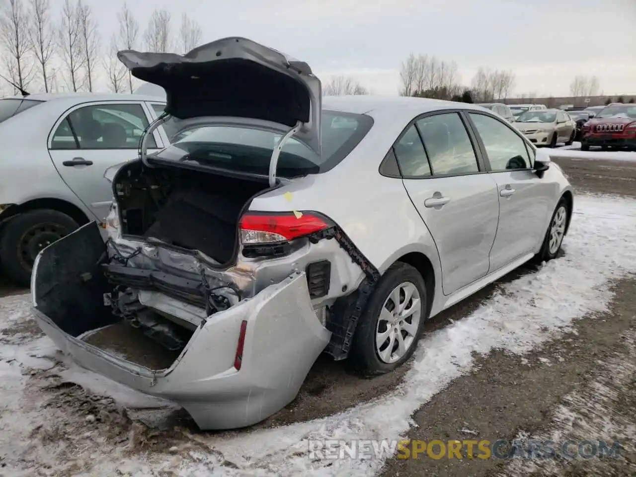 4 Photograph of a damaged car 5YFBPRBE5LP068032 TOYOTA COROLLA 2020