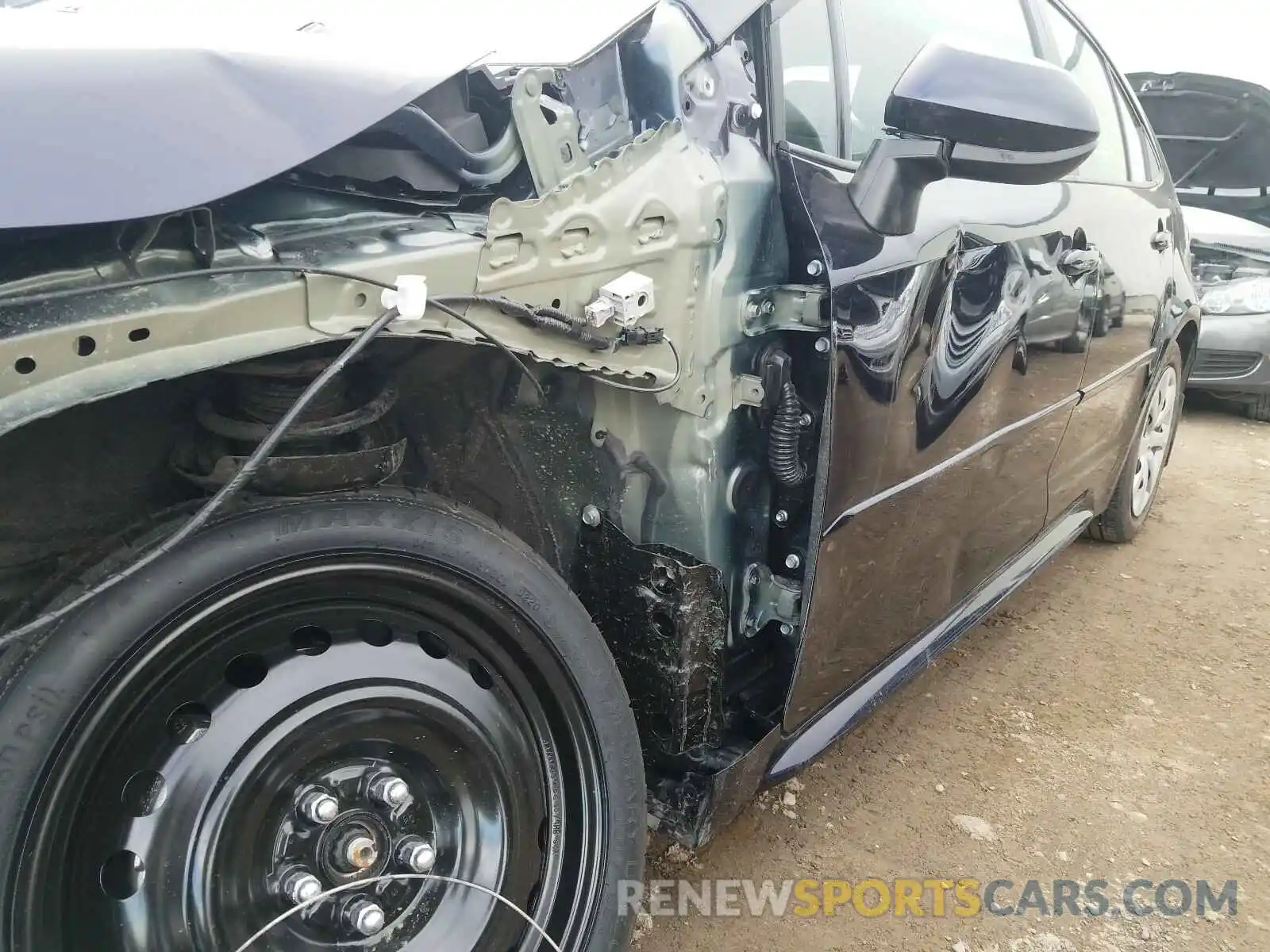 9 Photograph of a damaged car 5YFBPRBE5LP137267 TOYOTA COROLLA 2020