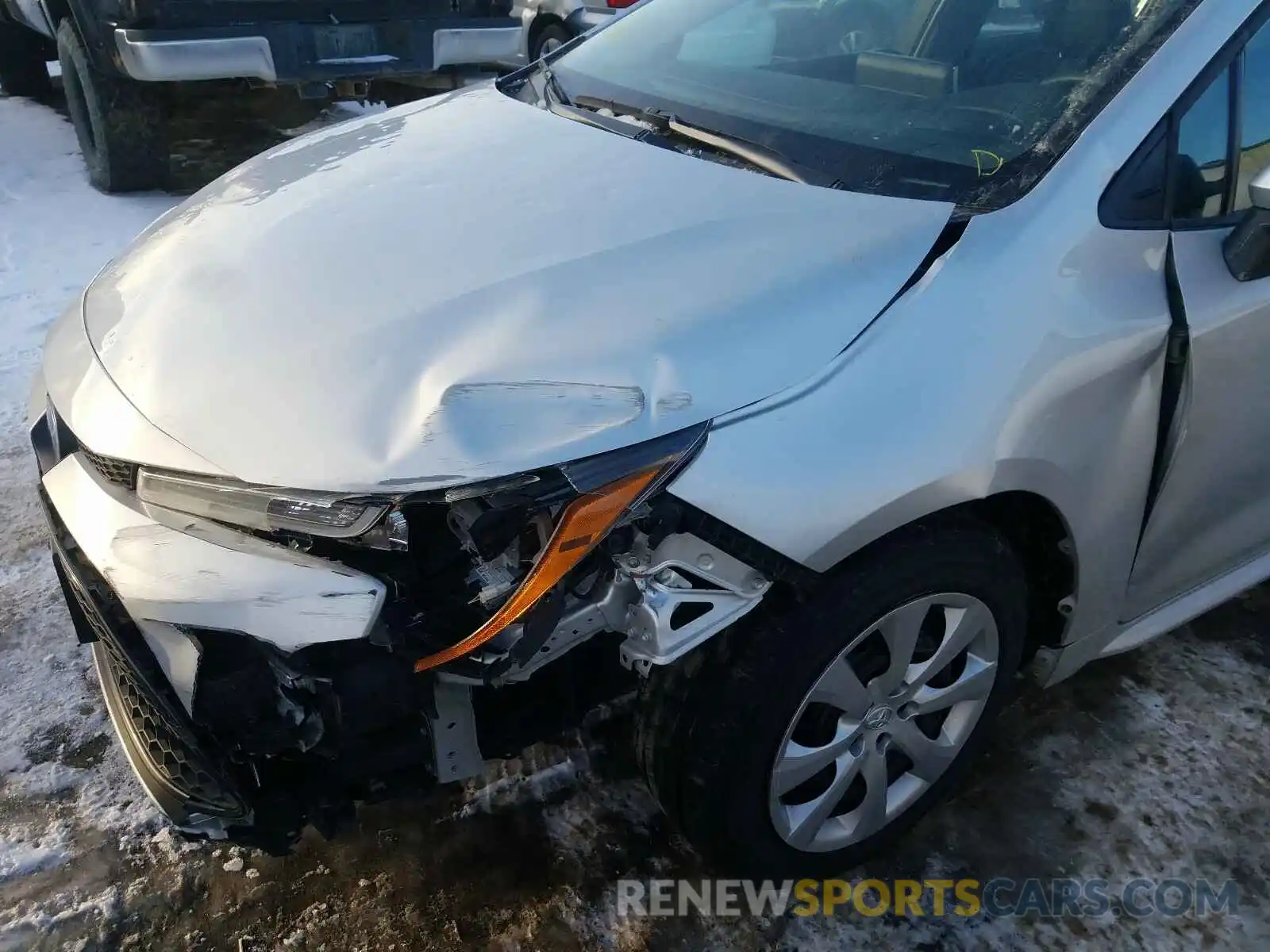 9 Photograph of a damaged car 5YFBPRBE6LP010219 TOYOTA COROLLA 2020