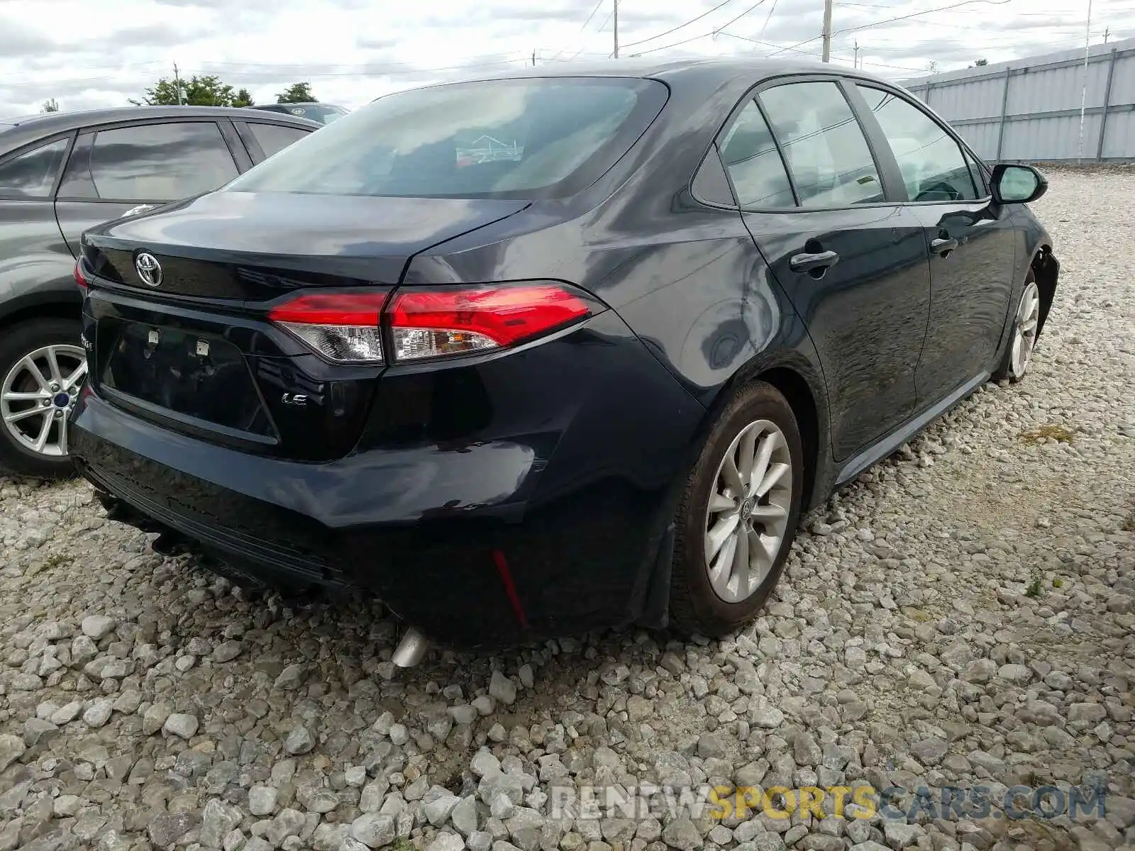 4 Photograph of a damaged car 5YFBPRBE6LP036304 TOYOTA COROLLA 2020