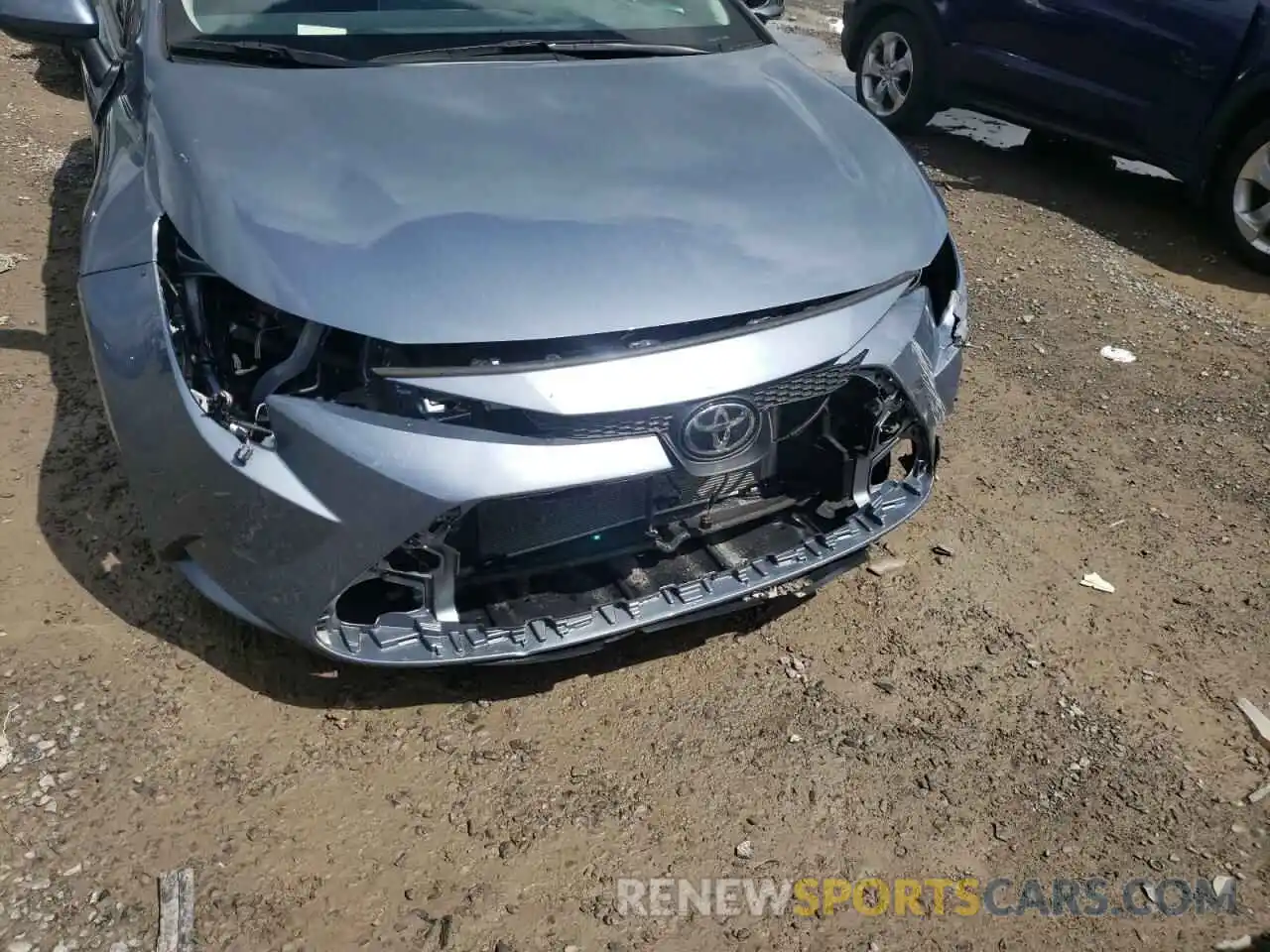 9 Photograph of a damaged car 5YFBPRBE6LP140159 TOYOTA COROLLA 2020