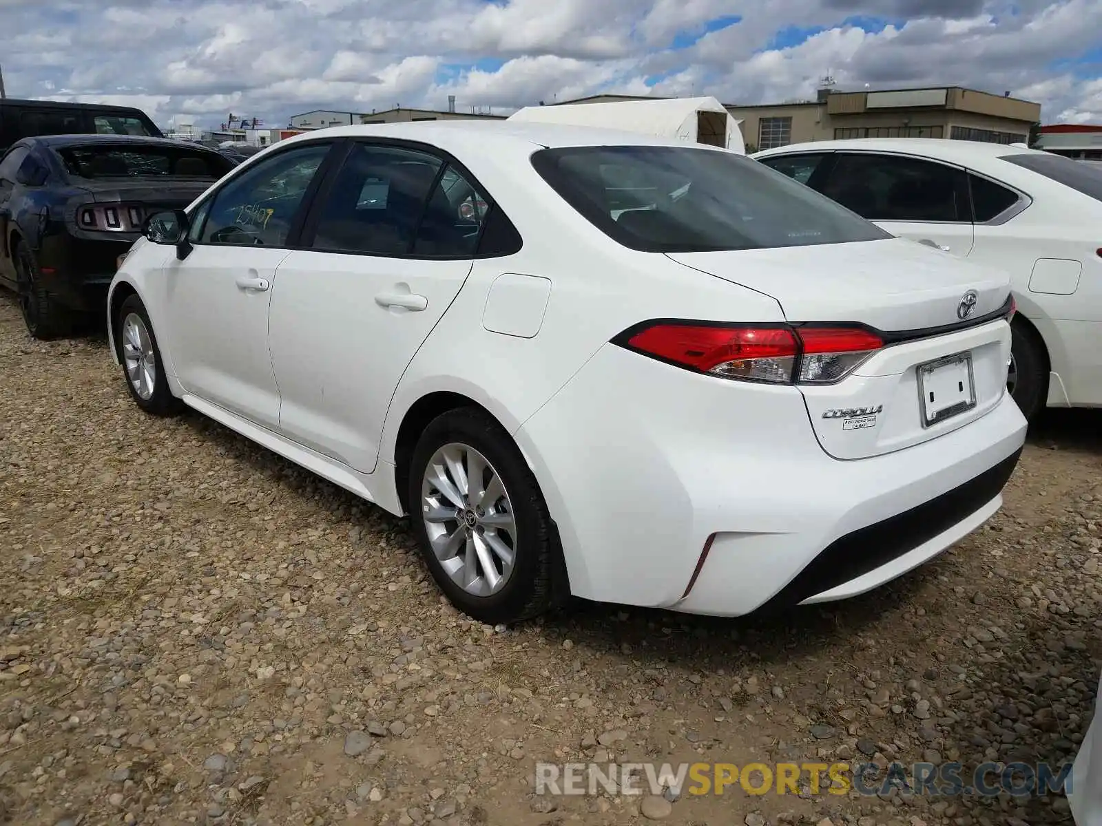 3 Photograph of a damaged car 5YFBPRBE7LP012397 TOYOTA COROLLA 2020